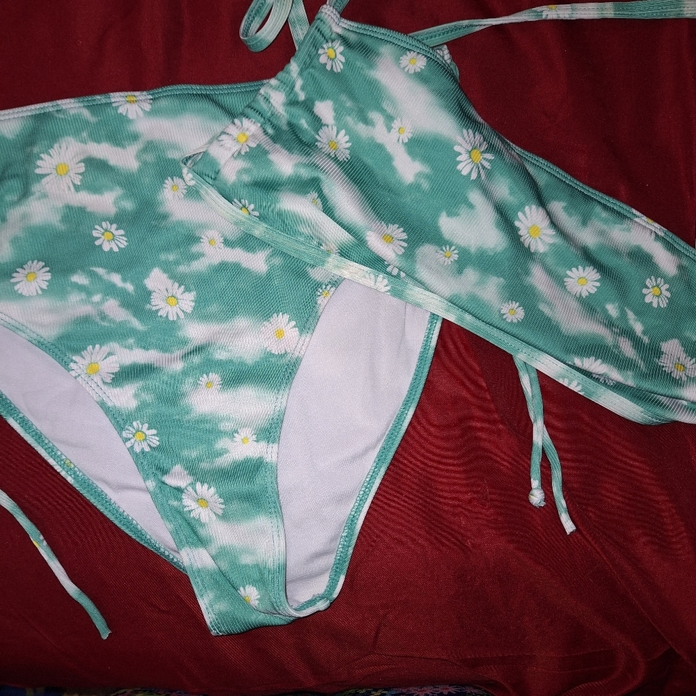 Tie Dye Green Daisy Floral Bikini Set Size 1X Large